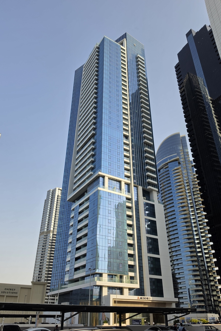 Me Do Re 2, Dubai